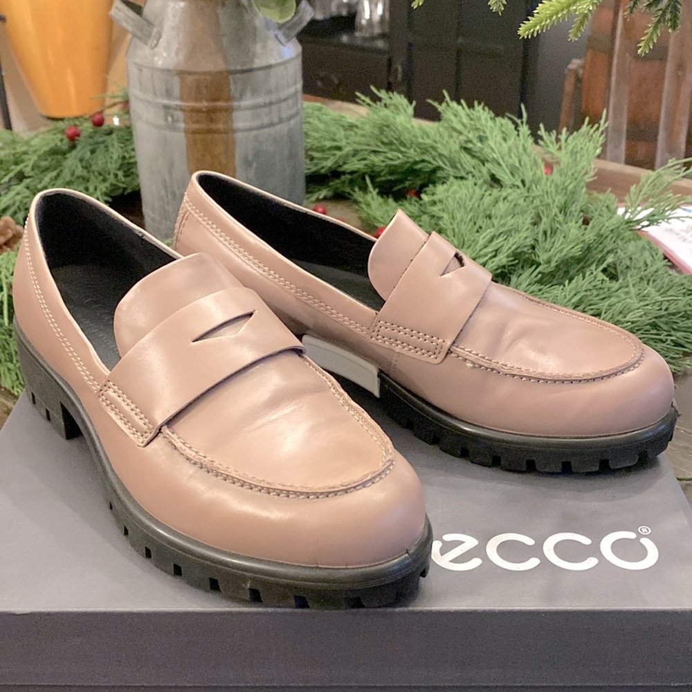 ECCO Blush Pink Penny Loafer - SZ 6-6.5